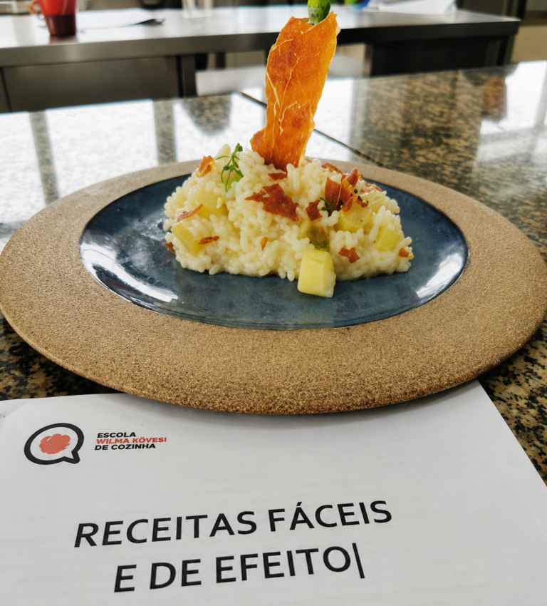 RECEITAS FÁCEIS<br>E DE EFEITO<br>SÁBADOS<BR>2 AULAS