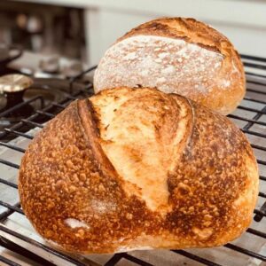 PÃES<br>Fermentação Natural<br> para Iniciantes<br>Aprenda o conceito da fermentação longa<br>Fermentação, Tempos,<br> Dobras e Assamentos<br>Aula Manhã