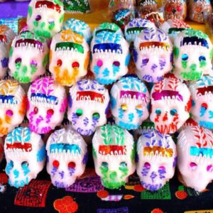 Aula Especial<BR> Confecção de Caveirinhas de Açúcar com o Artista plástico mexicano<br> Guillermo Heredia<BR>Introdução da <br>Anfitriã Mexicana<BR>a querida <br>Lourdes Hernández<BR> e degustação de um cardápio mexicano da Taqueria La Sabrosa.