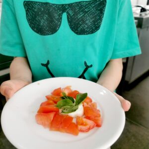 CRIANÇAS NA COZINHA<br>Início das férias<br>7 a 13 anos<br>3 Aulas<br> 10 às 13h