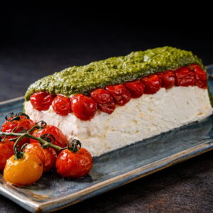 ENTRADAS PARA RECEBER<BR>DE FORMA FÁCIL<BR> EM CASA<BR>Carpaccio de Atum com Maionese de Wasabi<br> Terrine de Queijo de Cabra, Tomates e Pesto<br> Placas de Polvilo<br>Torta Maçãs e Caramelo Salgado