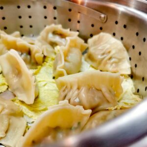 JAPONESA QUENTE<BR>PASSO A PASSO <BR>Missoshiro, Guioza e Sukiyaki<br>Aula Sábado das 10 às 13h