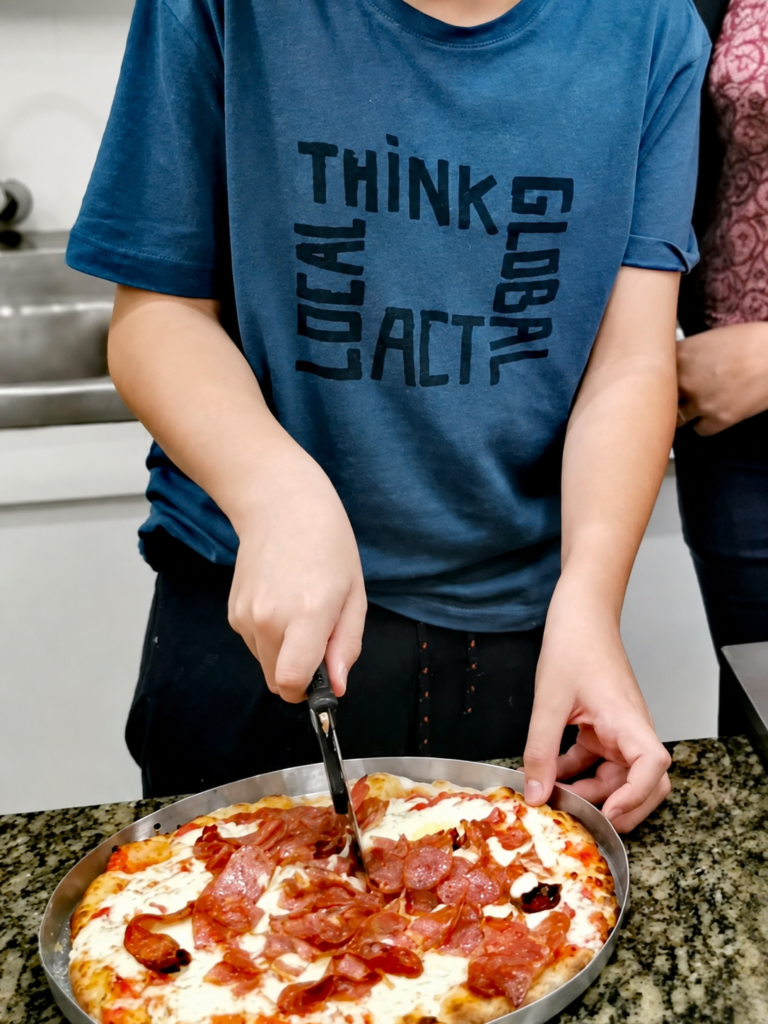 CRIANÇAS NA COZINHA<br>ÀS SEGUNDAS-NA WK<br>PIZZA E LIMONADA